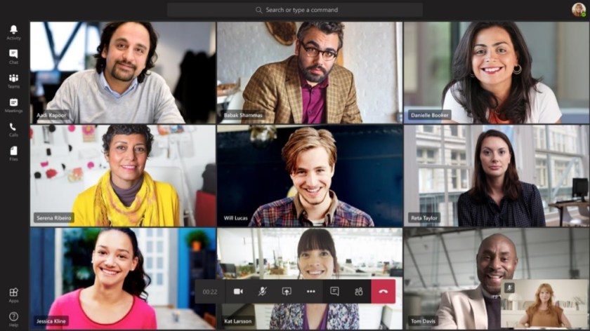 nueve participantes en la misma pantalla de microsoft Teams