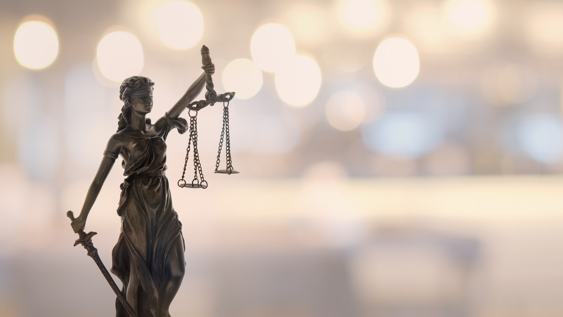 ¿Cómo mejorar la seguridad de un despacho de abogados?