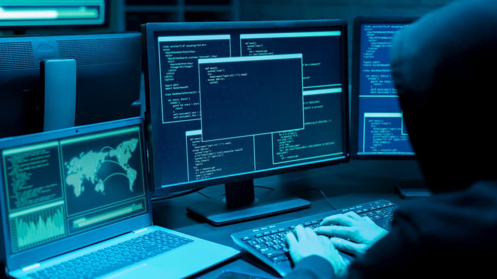 Los hackers utilizan el malware SquirrelWaffle para hackear servidores Exchange en una nueva campaña