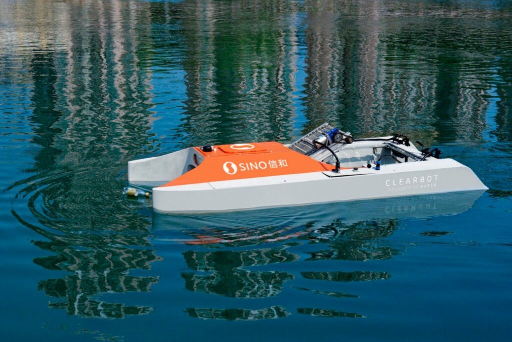 Clearbot, el dron acuático que recoge una tonelada de plástico diaria gracias a la IA